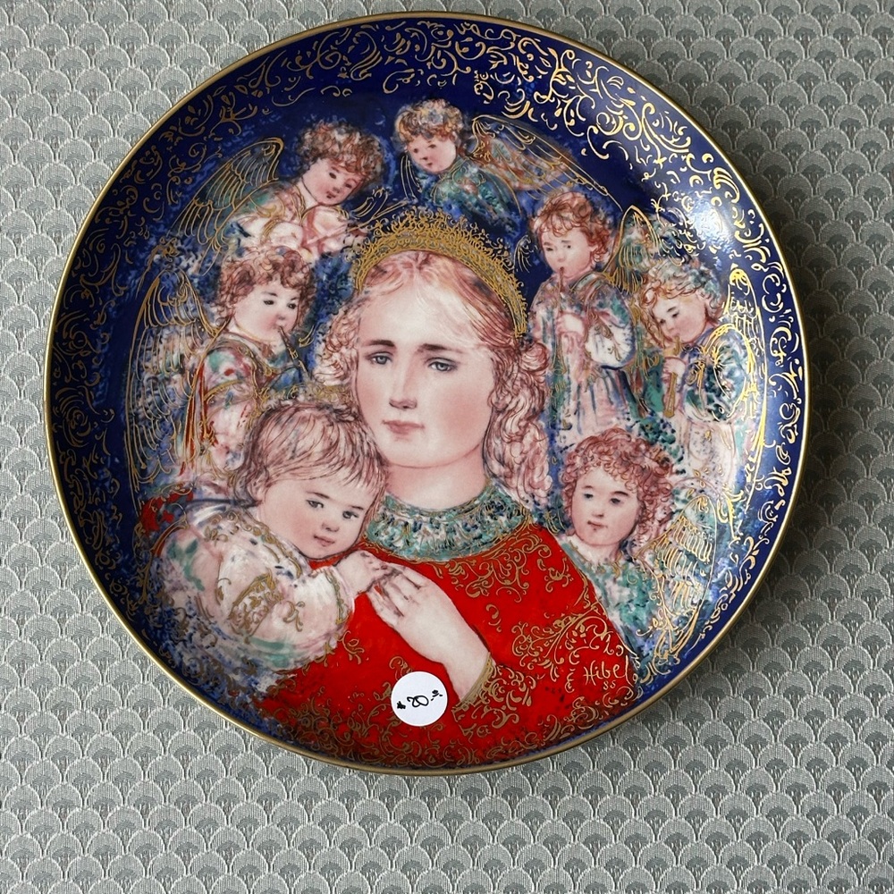 Edwin M. Knowles Edna Hibel  “The Angels’ Message” Christmas Plate